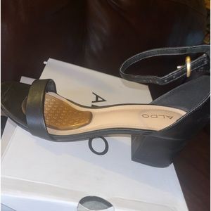 Beautiful aldo short heal. Really comfortable
